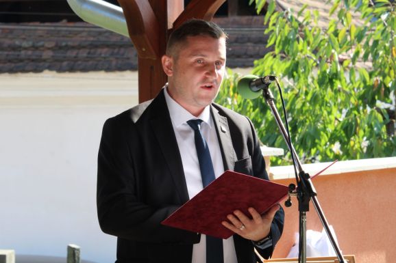 Új pedagógusok vették át a szilágysomlyói és szilágyperecseni iskolák vezetését